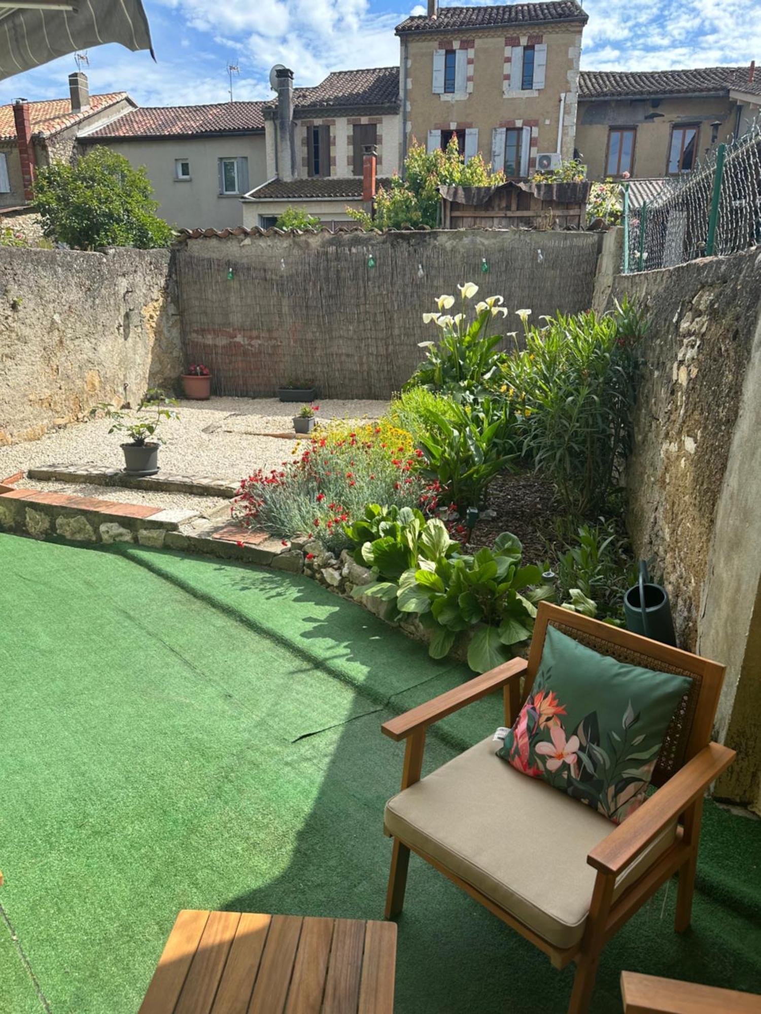 Fleurance Appartement En Rez De Jardin Tout Equipe מראה חיצוני תמונה